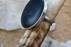 bague ronde en ardoise et argent