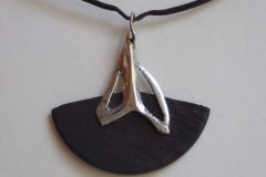 pendentif en ardoiqe et argent